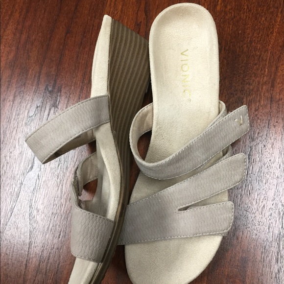 Vionic Tan/Cream W9 3 Adjustable Straps - Picture 2 of 9